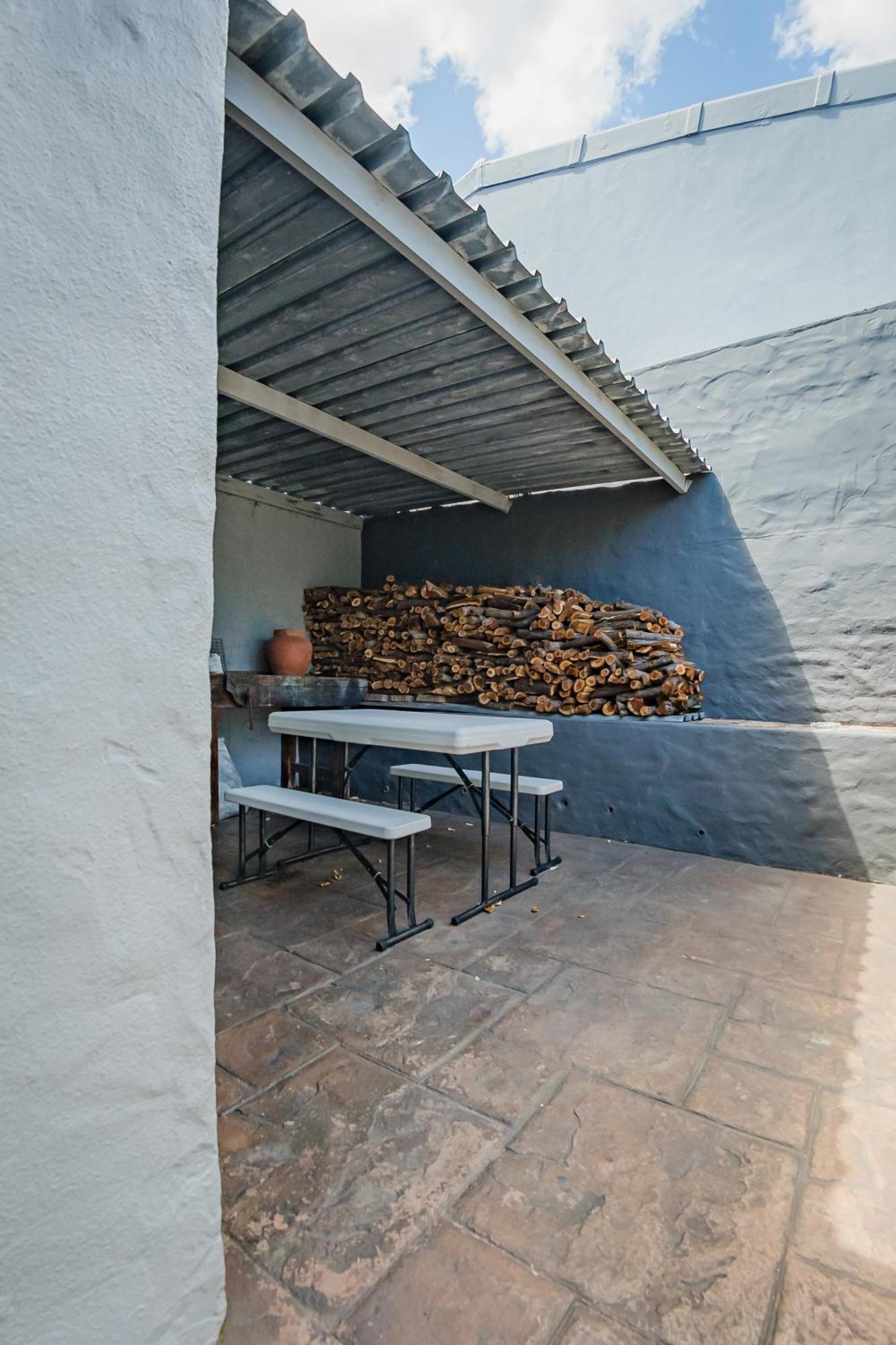 Modern & 1 Bedroom Close To Major Attractions Apartment Kapstadt