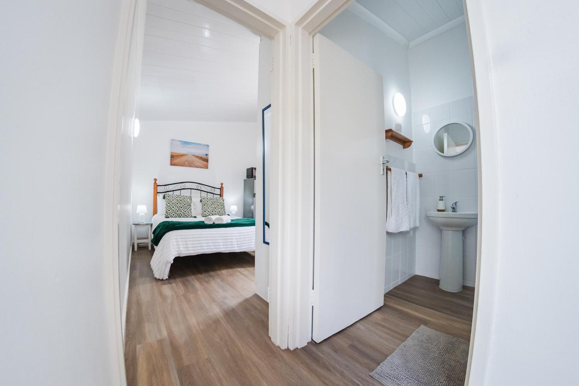 Modern & 1 Bedroom Close To Major Attractions